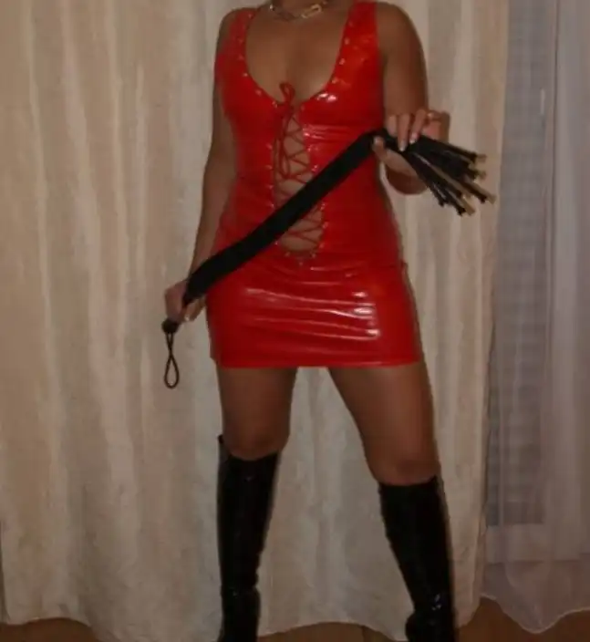 Strenge FEmdom aus Züri für dich